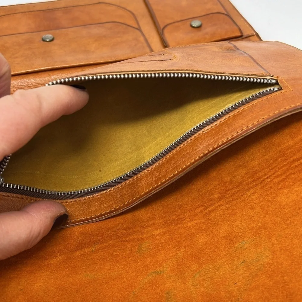 Leather by Gutierrez Tri Fold Leather Snap Clutch Multi Compartment Wallet